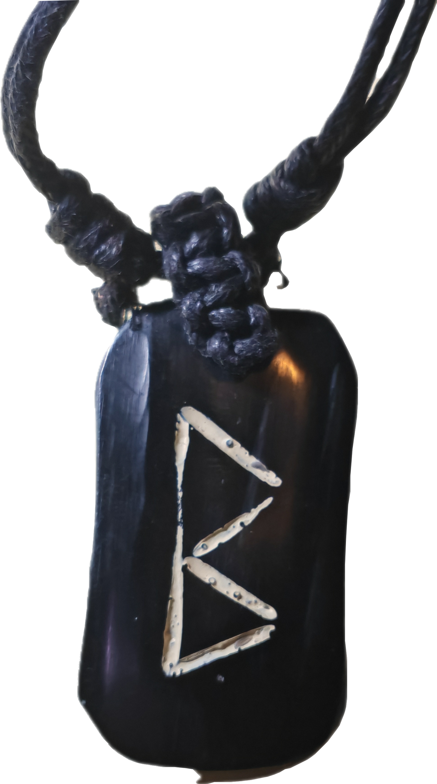 Hanger met runeteken met koord als ketting
