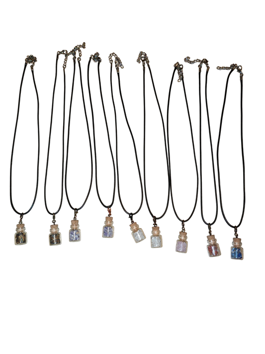 Ketting met edelstenen gevuld mini jar